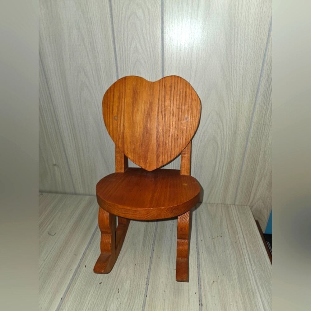 Vtg 80s Heart-Shaped Wooden Rocking Chair Plant Stand Decor Farmhouse Doll